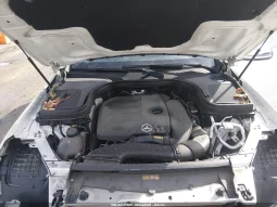 
										Mercedes-Benz GLC 300 full									