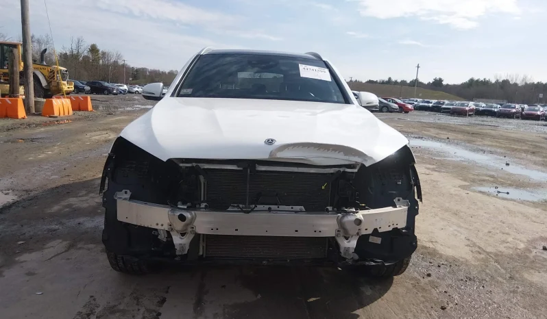 
								Mercedes-Benz GLC 300 full									