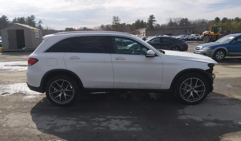 
								Mercedes-Benz GLC 300 full									