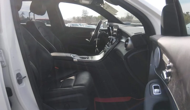 
								Mercedes-Benz GLC 300 full									