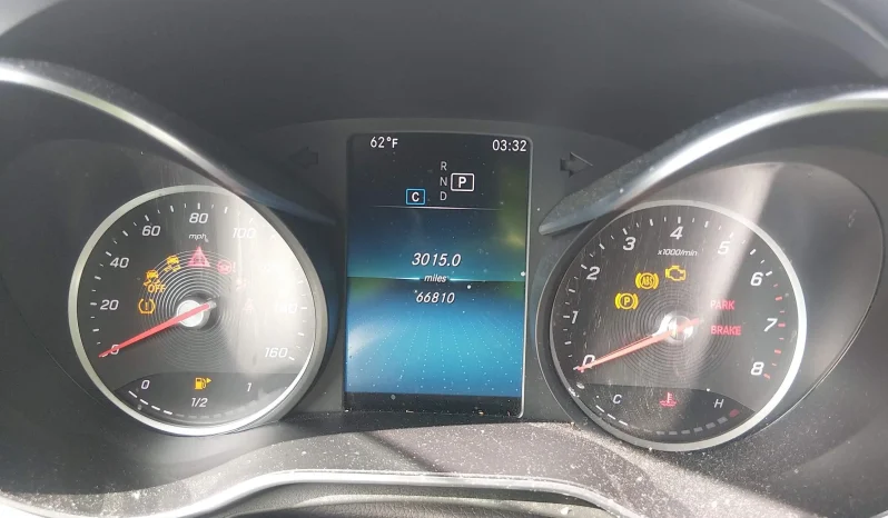 
								Mercedes-Benz GLC 300 full									