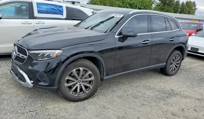 
								Mercedes-Benz GLC 300 full									