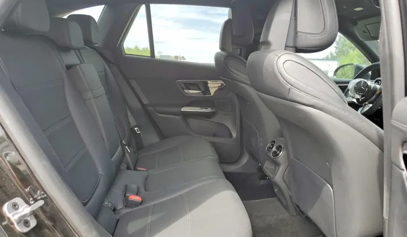
								Mercedes-Benz GLC 300 full									