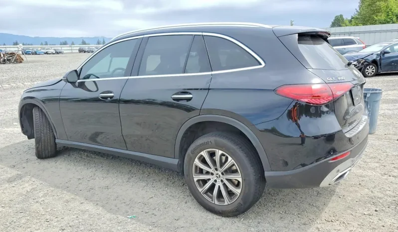
								Mercedes-Benz GLC 300 full									