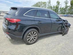 
										Mercedes-Benz GLC 300 full									
