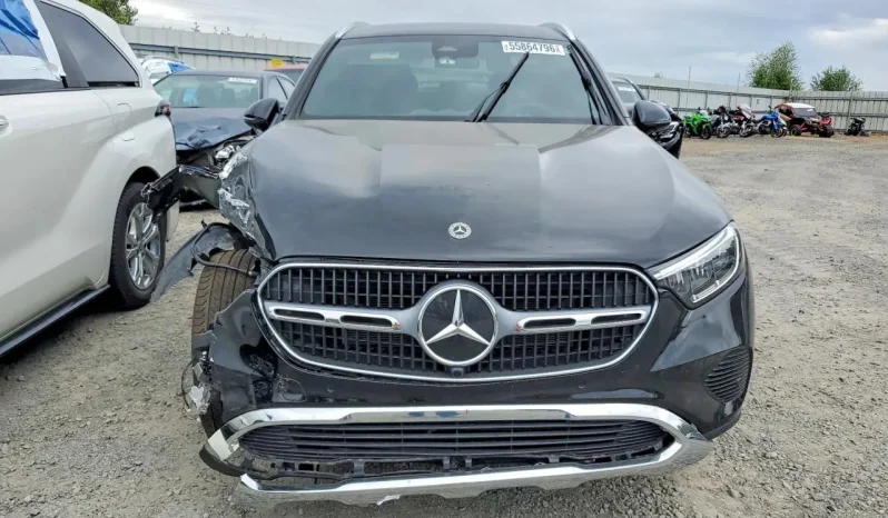 
								Mercedes-Benz GLC 300 full									