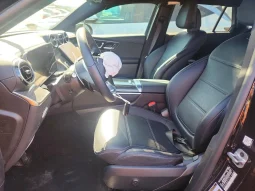 
										Mercedes-Benz GLC 300 full									