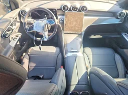 
										Mercedes-Benz GLC 300 full									