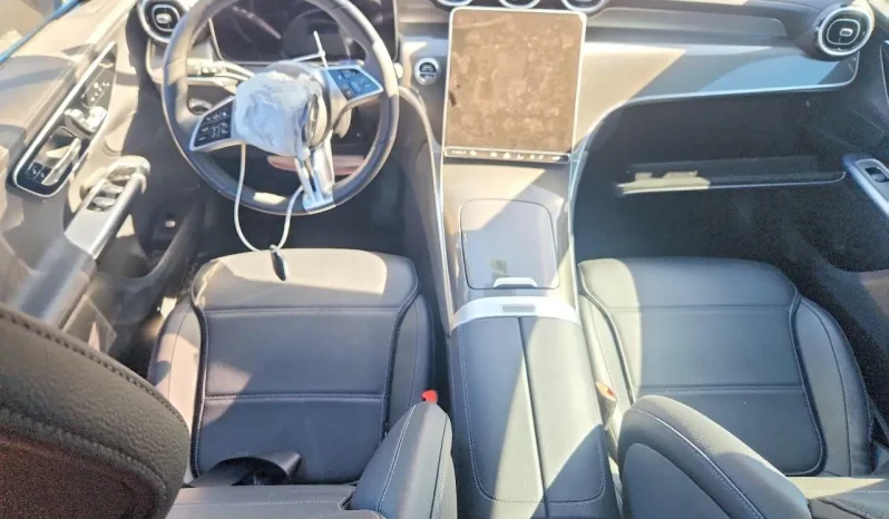 
								Mercedes-Benz GLC 300 full									