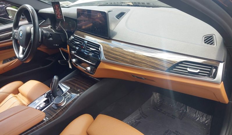 
								BMW 5 Series full									