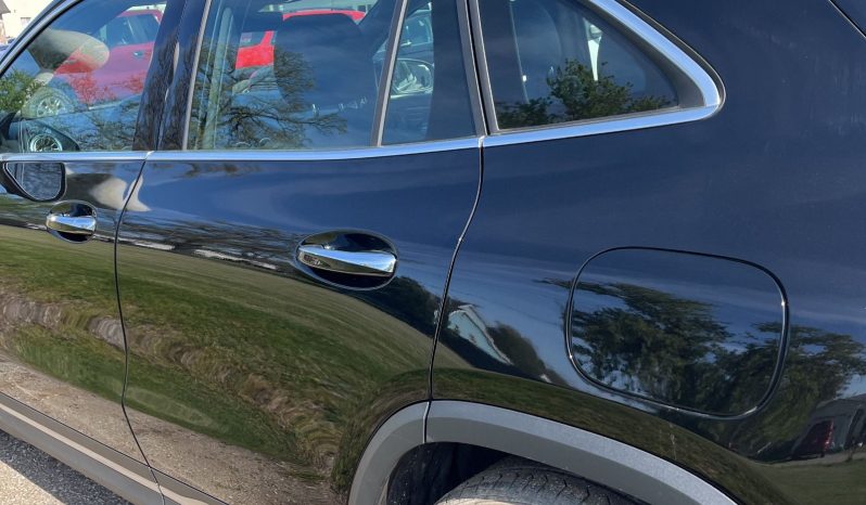 
								Mercedes-Benz GLA-Class full									
