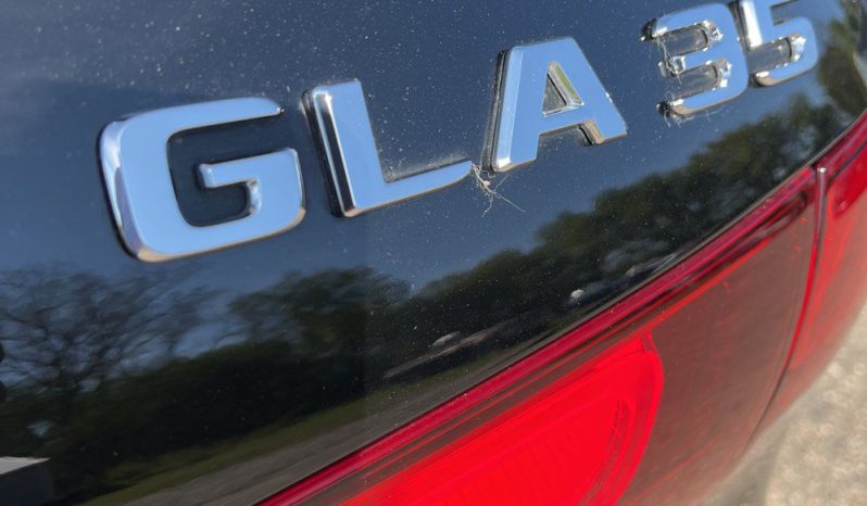 
								Mercedes-Benz GLA-Class full									