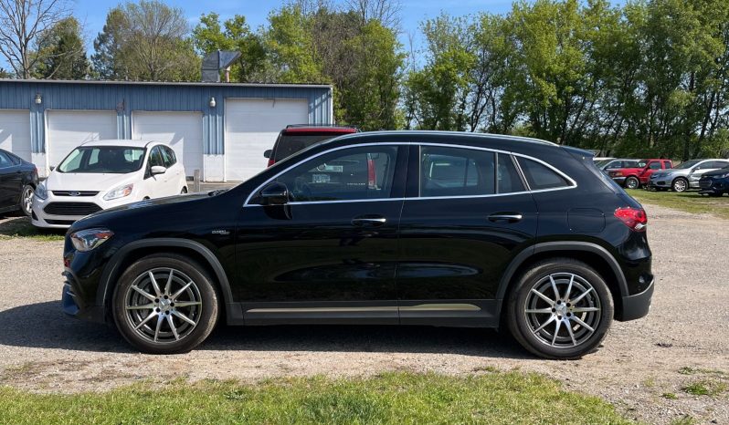 
								Mercedes-Benz GLA-Class full									