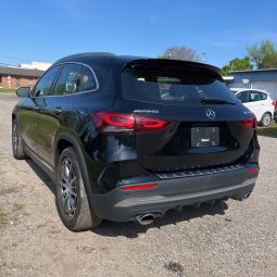 
										Mercedes-Benz GLA-Class full									