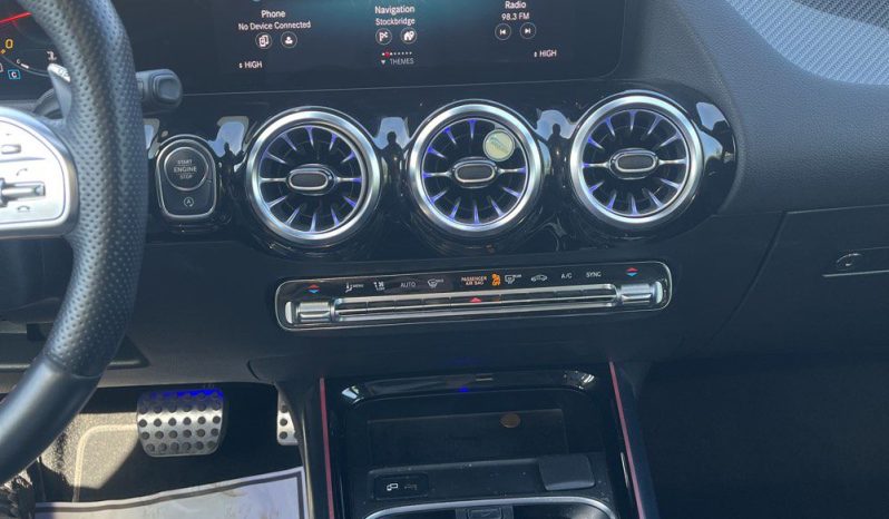 
								Mercedes-Benz GLA-Class full									