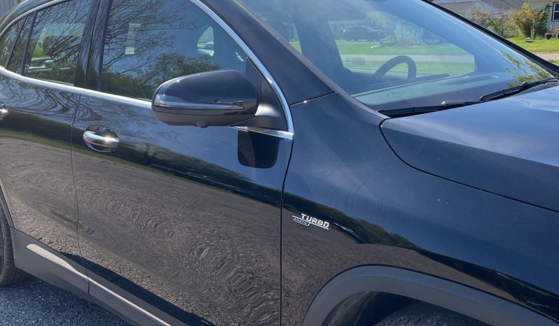 
								Mercedes-Benz GLA-Class full									
