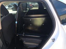 
										Ford Escape full									