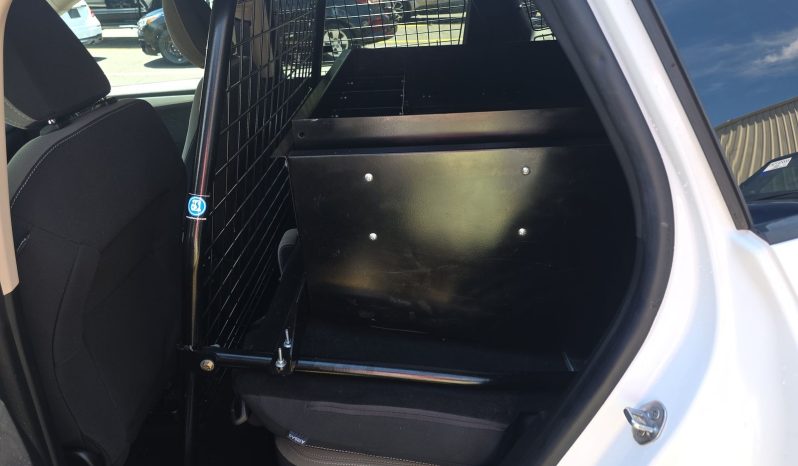 
								Ford Escape full									