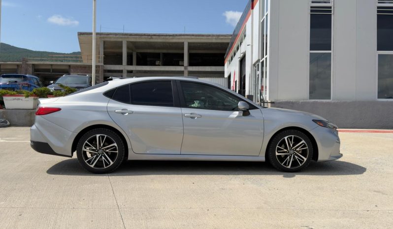 
								Toyota Camry 2024 full									