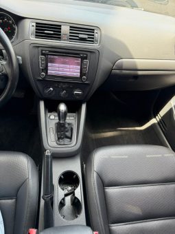 
										2015 Volkswagen Jetta, SE full									