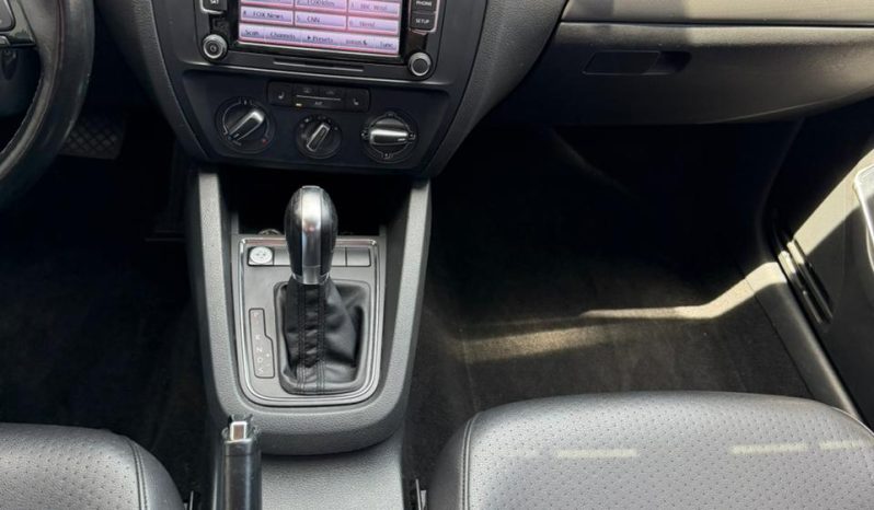 
								2015 Volkswagen Jetta, SE full									