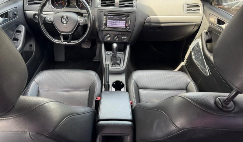 
								2015 Volkswagen Jetta, SE full									