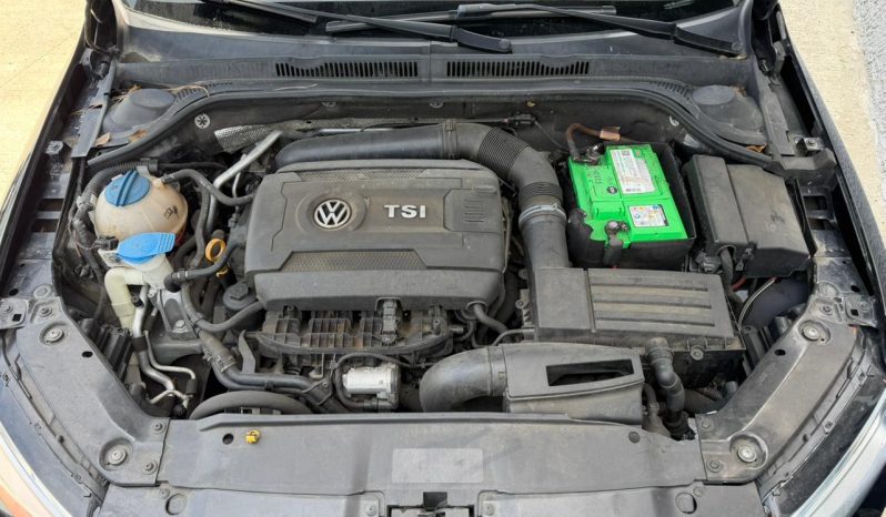 
								2015 Volkswagen Jetta, SE full									