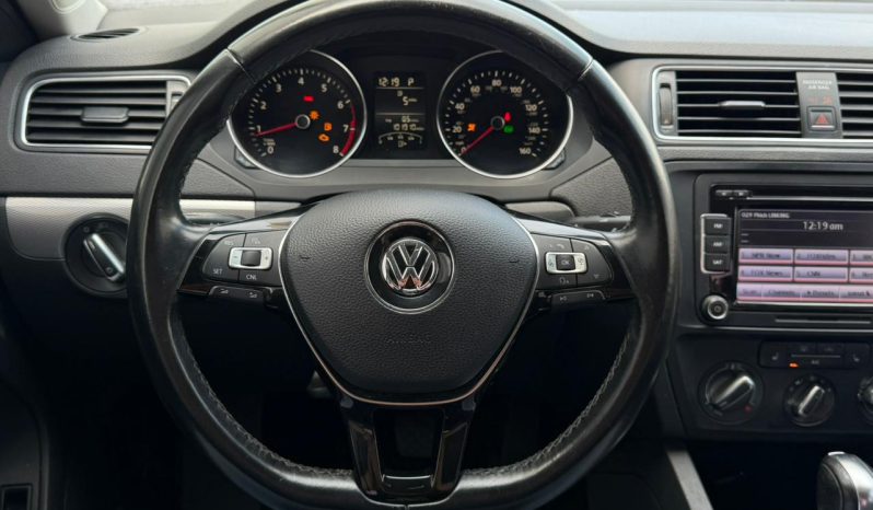 
								2015 Volkswagen Jetta, SE full									