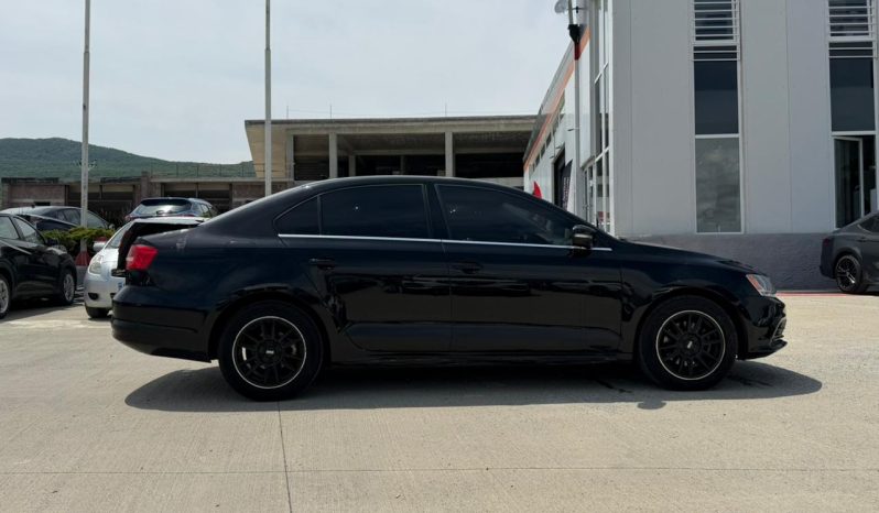 
								2015 Volkswagen Jetta, SE full									