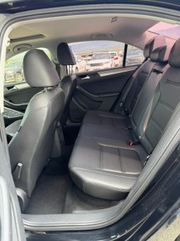
										2015 Volkswagen Jetta, SE full									