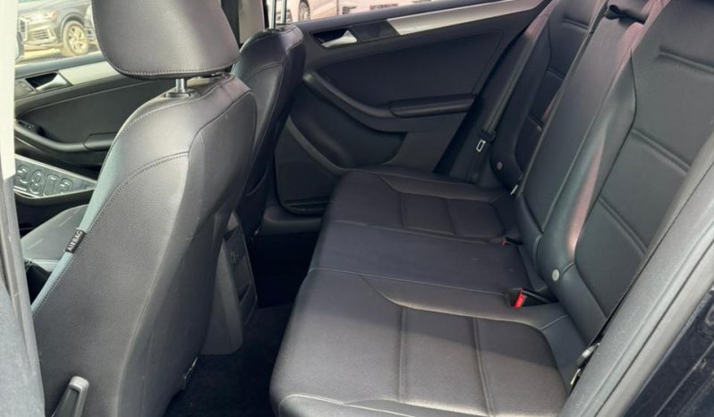 
								2015 Volkswagen Jetta, SE full									