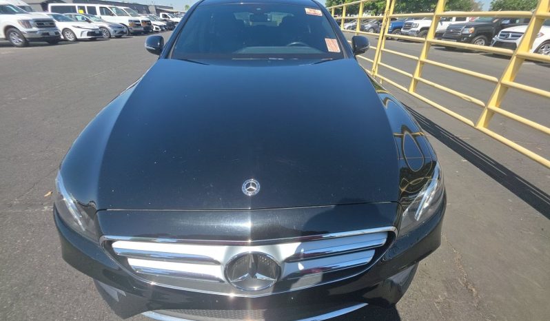 
								Mercedes-Benz E-Class full									