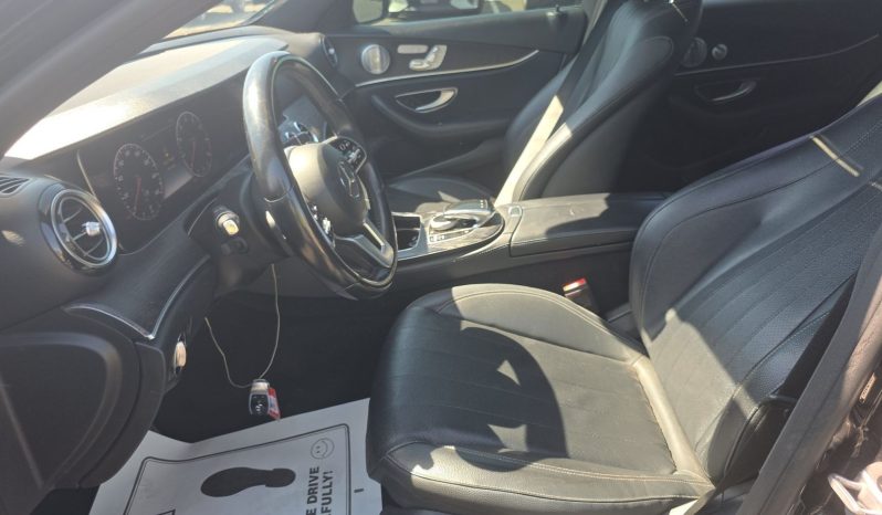 
								Mercedes-Benz E-Class full									