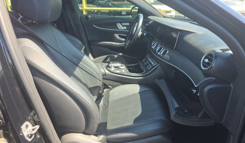 
								Mercedes-Benz E-Class full									