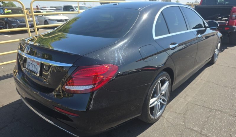 
								Mercedes-Benz E-Class full									