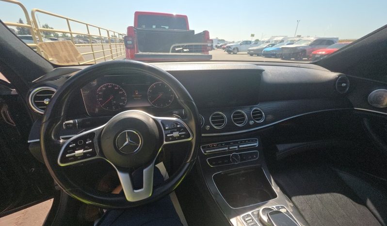
								Mercedes-Benz E-Class full									