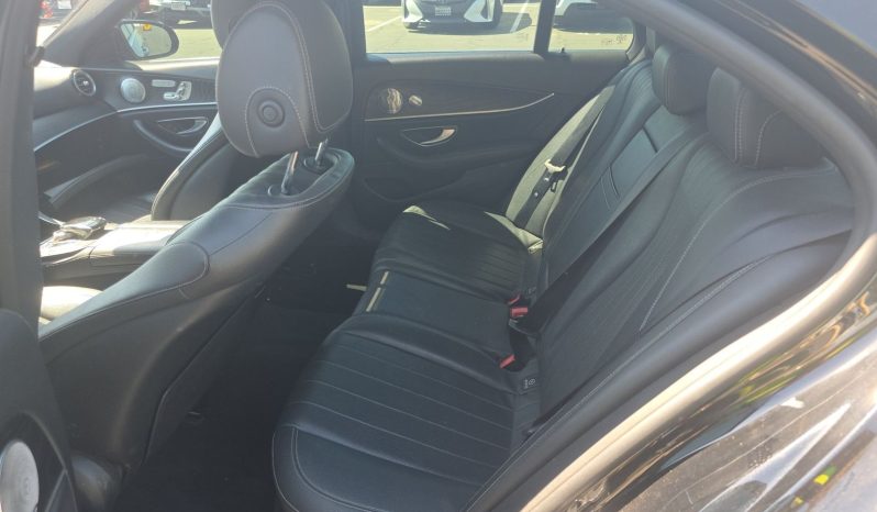 
								Mercedes-Benz E-Class full									