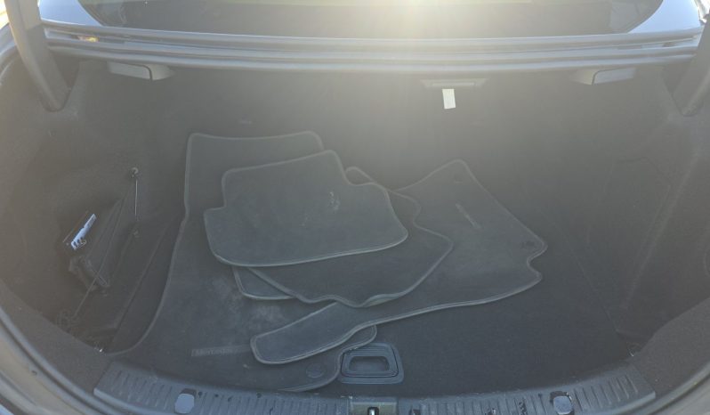 
								Mercedes-Benz E-Class full									