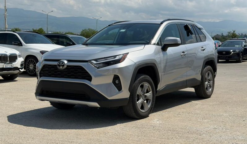 
								2023 Toyota RAV4, Xle full									