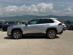 2023 Toyota RAV4, Xle
