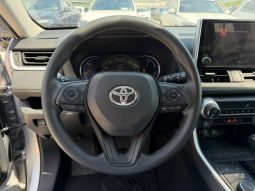 
										2023 Toyota RAV4, Xle full									