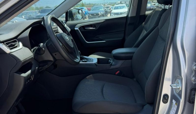
								2023 Toyota RAV4, Xle full									