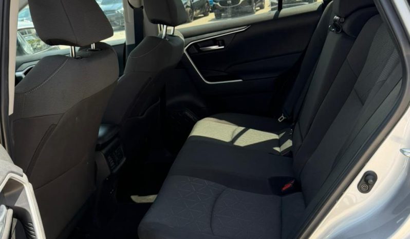 
								2023 Toyota RAV4, Xle full									