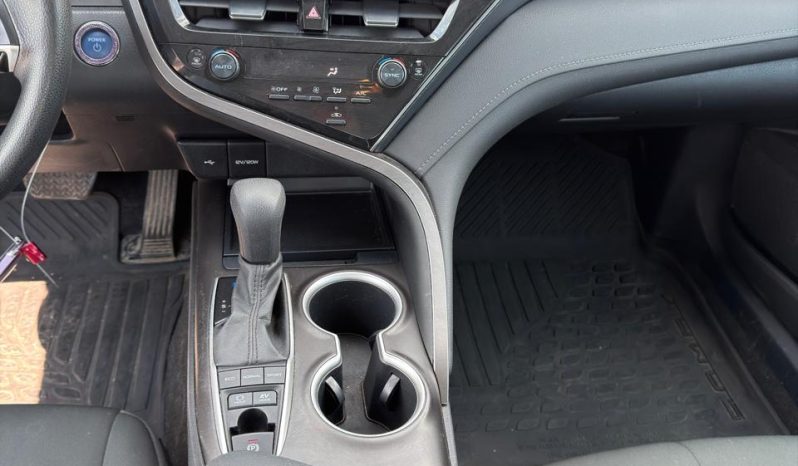 
								2023 Toyota Camry, Le Hybrid full									