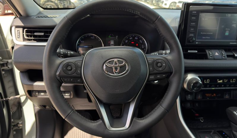 
								2022 Toyota RAV4, Xle Premium full									