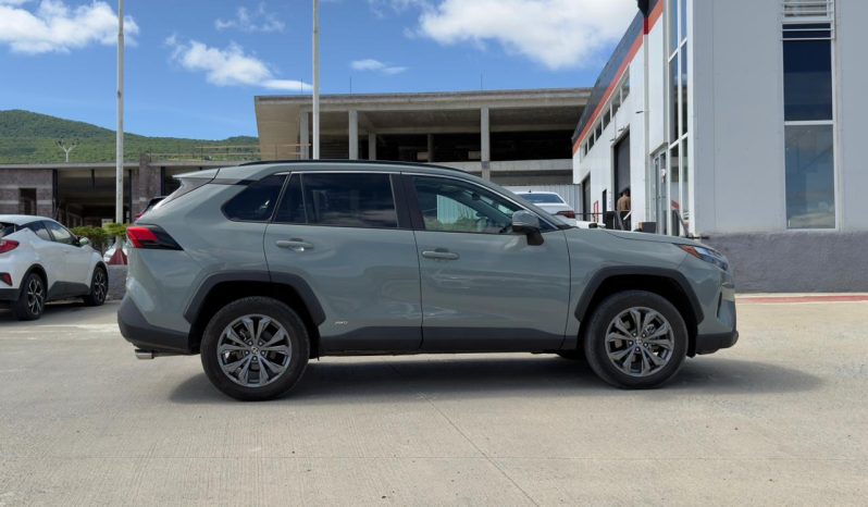 
								2022 Toyota RAV4, Xle Premium full									