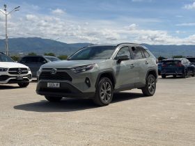 2022 Toyota RAV4, Xle Premium