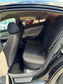 
										2017 Hyundai Elantra, SE full									