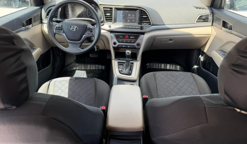 
								2017 Hyundai Elantra, SE full									