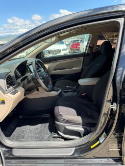 
										2017 Hyundai Elantra, SE full									